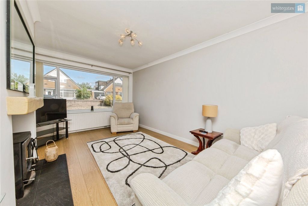 Property photo 2 of 28 Picture No. 32