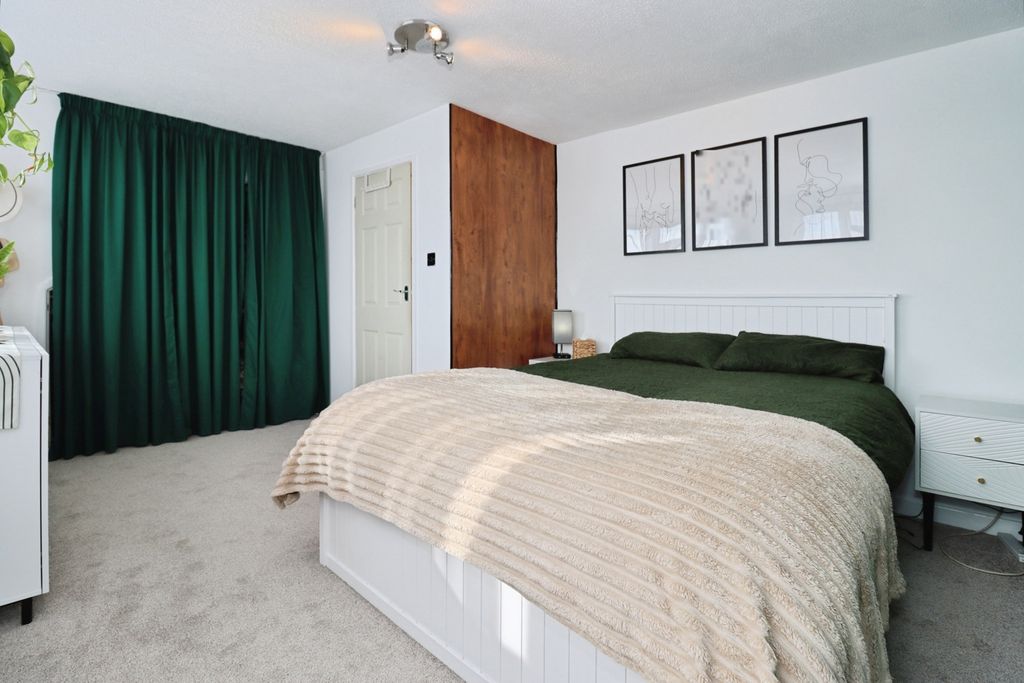 Property photo 1 of 17 Pbox-Img.Jpg