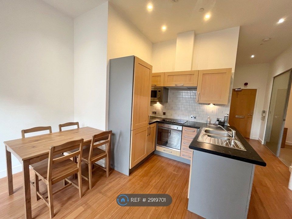 Property photo 2 of 17 Kitchen / Dining Area