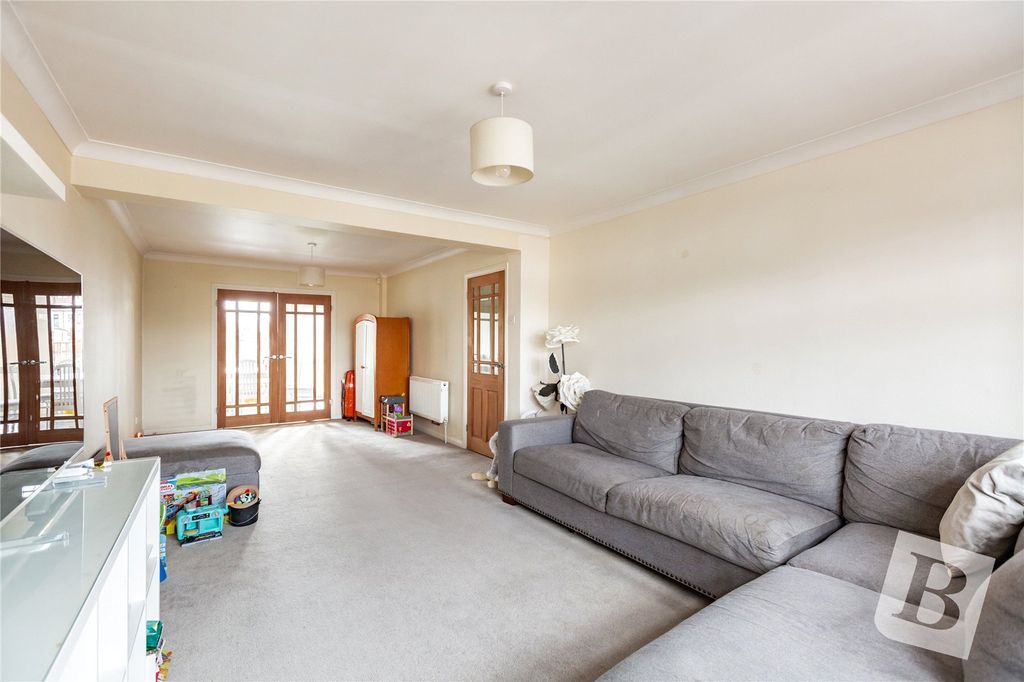 Property photo 3 of 14 Living Room