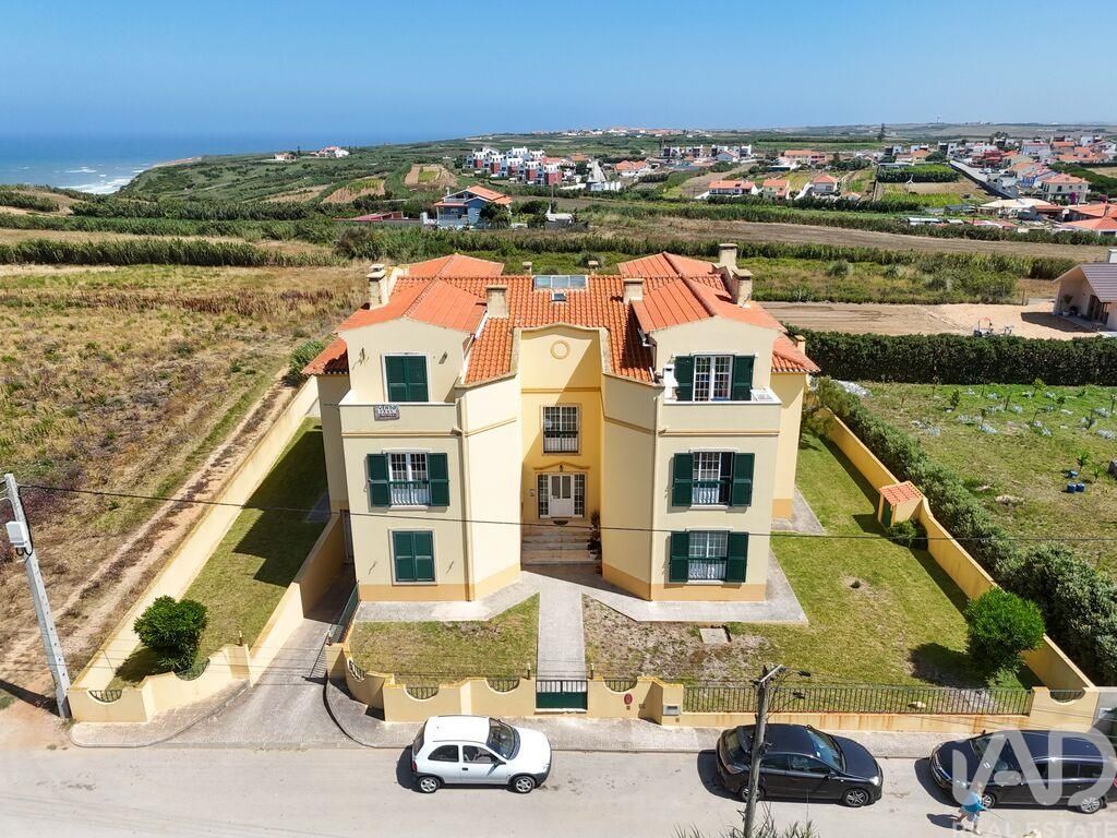 Property photo 2 of 39