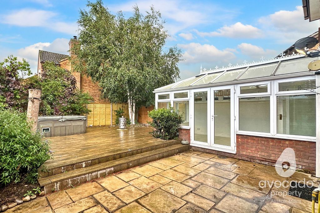 Property photo 3 of 18 4436835