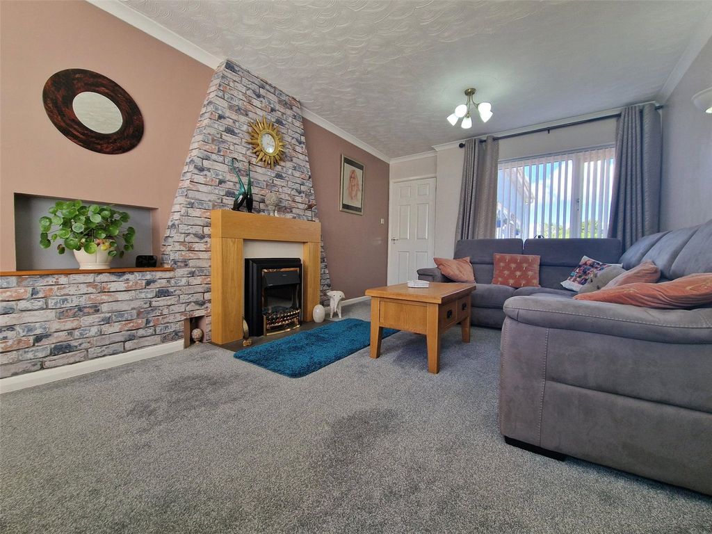 Property photo 3 of 33 Picture No. 21
