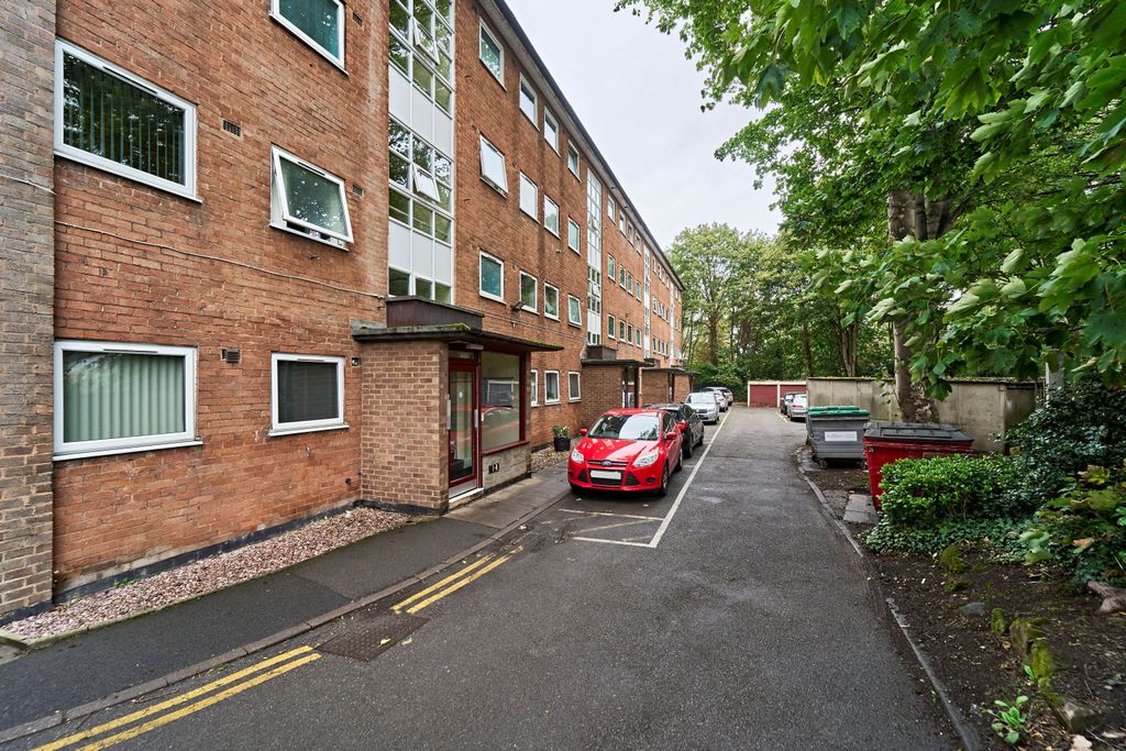 Property photo 2 of 9