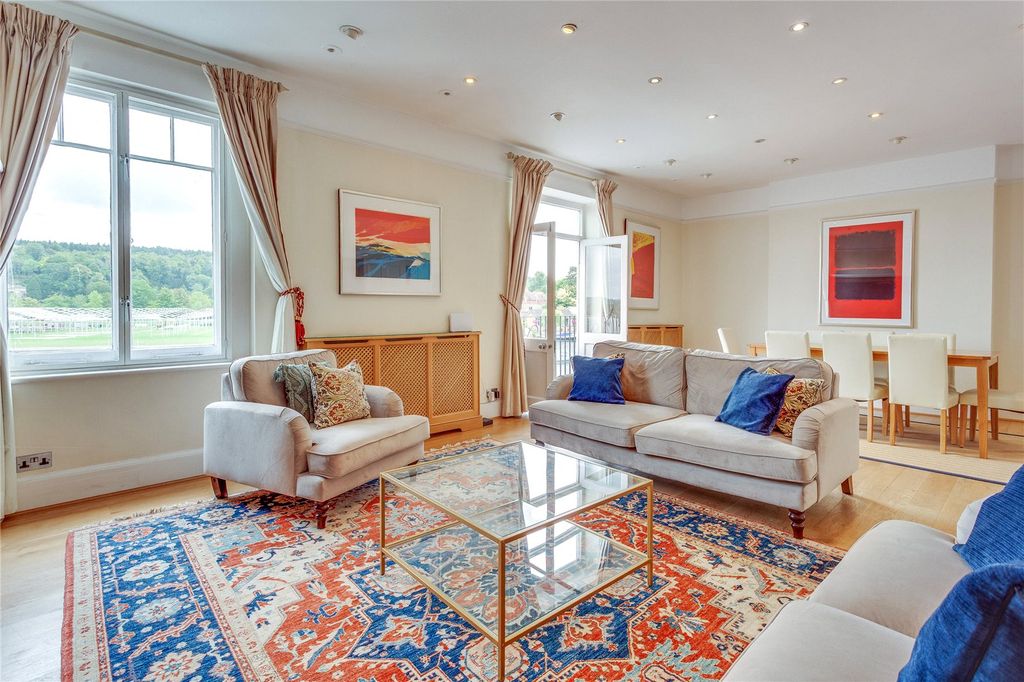 Property photo 3 of 15 Living/Dining Room