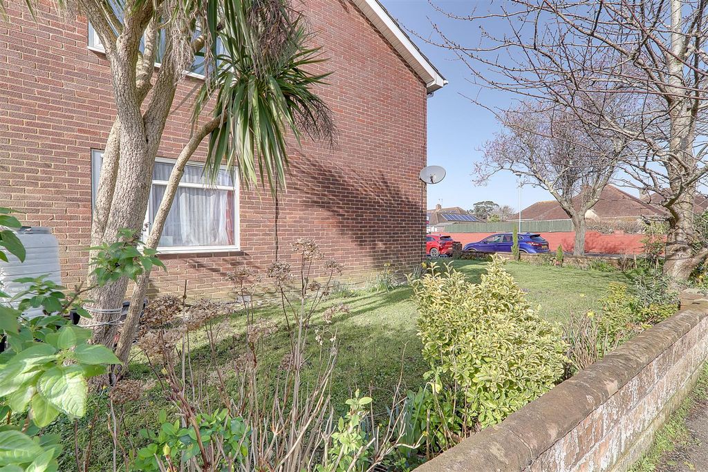 Property photo 2 of 8 Img_4694-Img_4696.Jpg