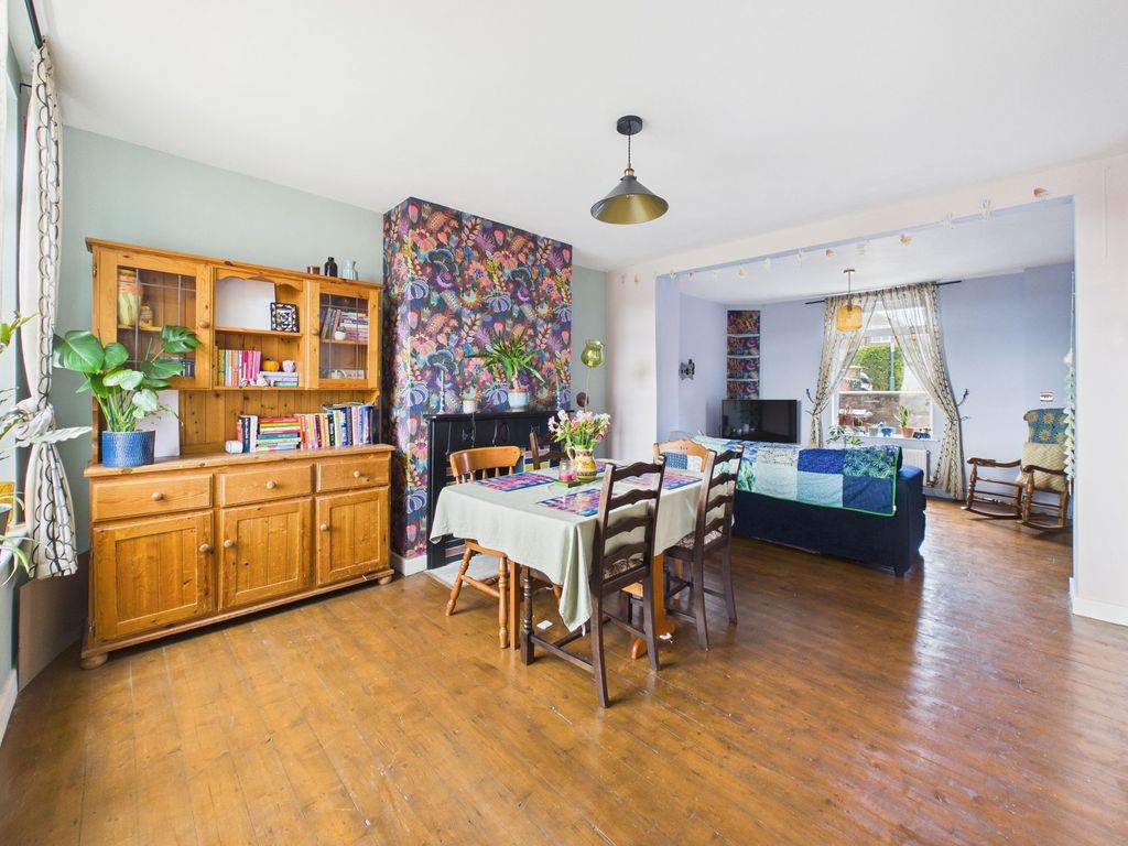 Property photo 2 of 19 Lounge/Dining Room