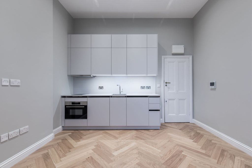 Property photo 1 of 11 Kitchen