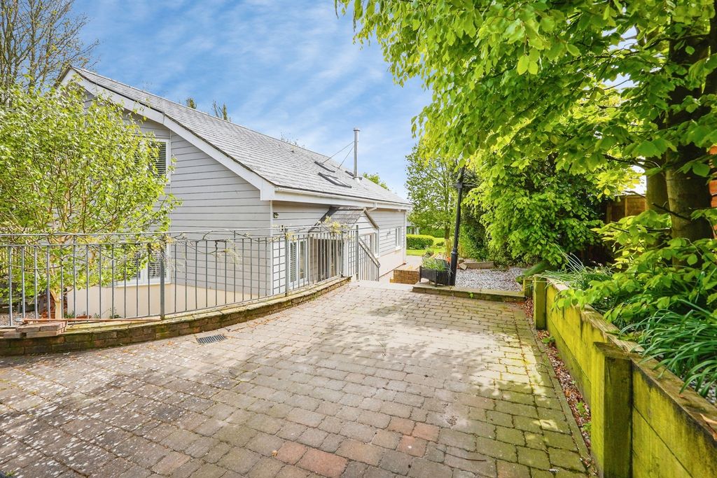 Property photo 1 of 31 Pbox-Img.Jpg