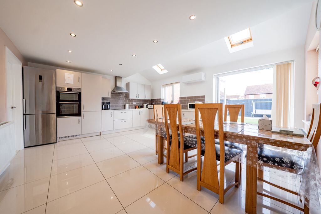 Property photo 3 of 32 Dsc07194