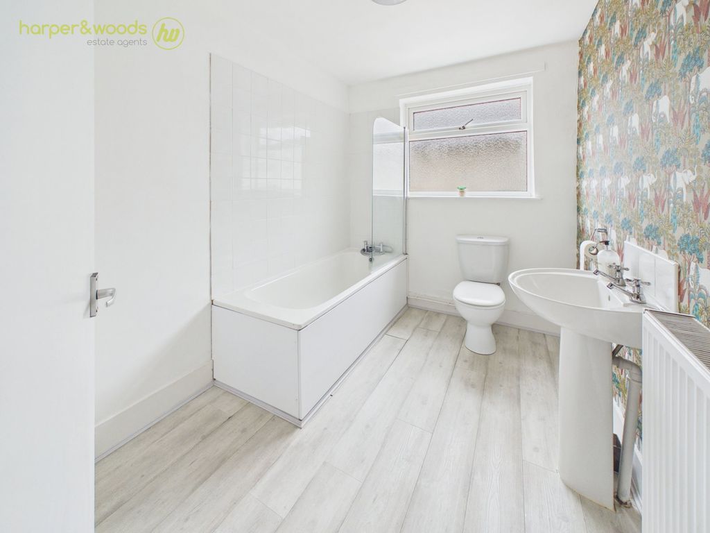 Property photo 2 of 34
