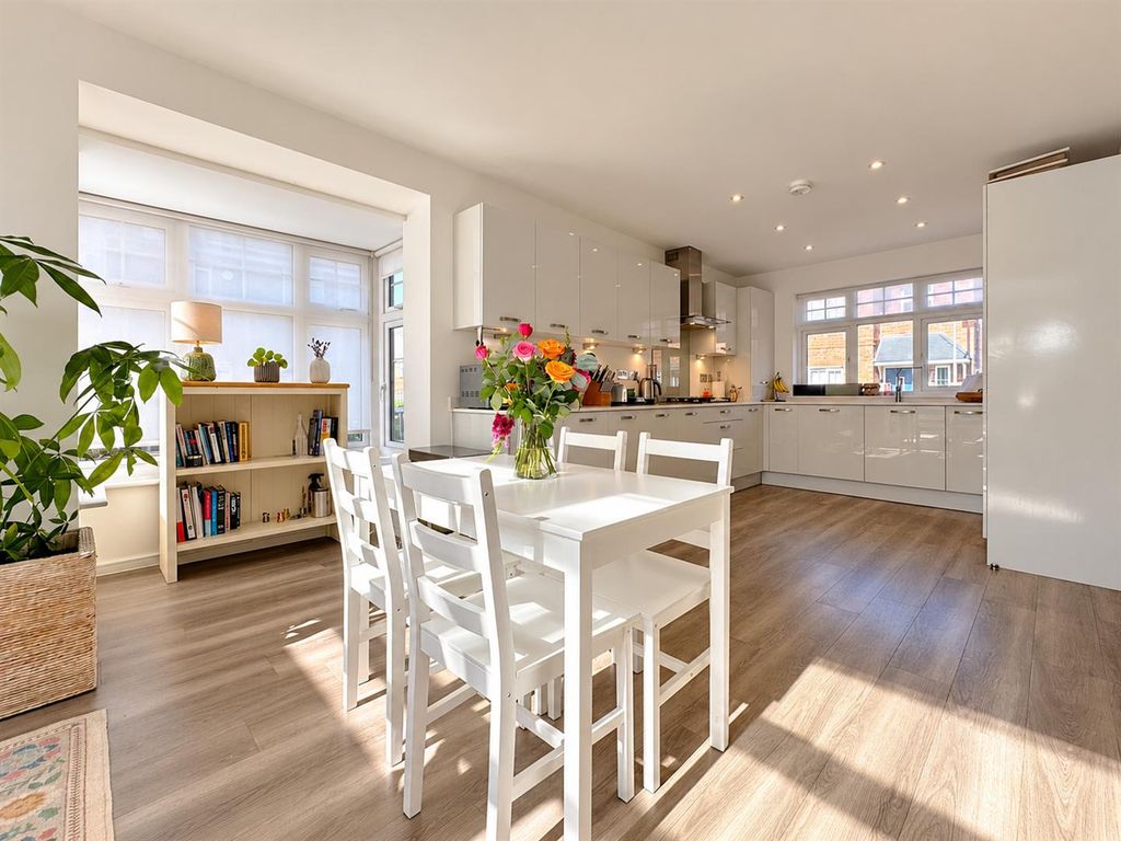 Property photo 2 of 21 Open-Plan Dining Kitchen