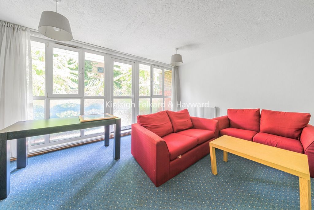 Property photo 3 of 16 1Ddaad99-640B-42B5-A