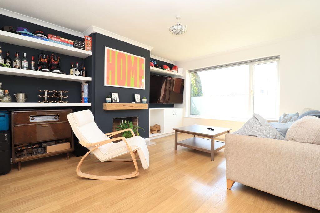Property photo 2 of 10 Img_8989