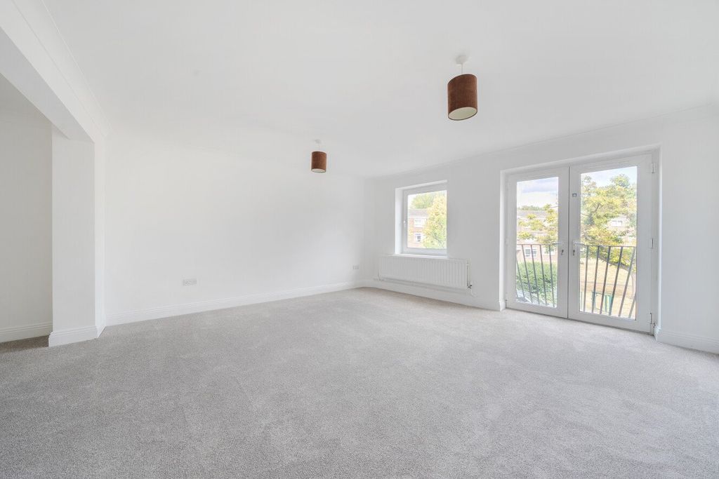 Property photo 2 of 15 Picture No. 10