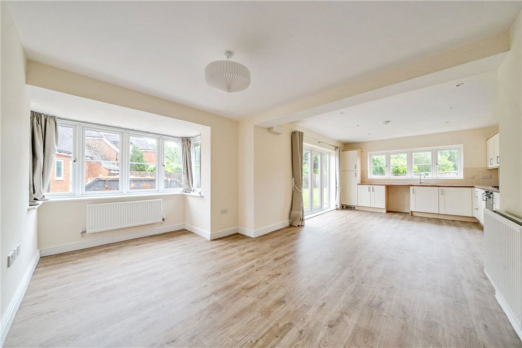 Property photo 2 of 15 Picture No. 04