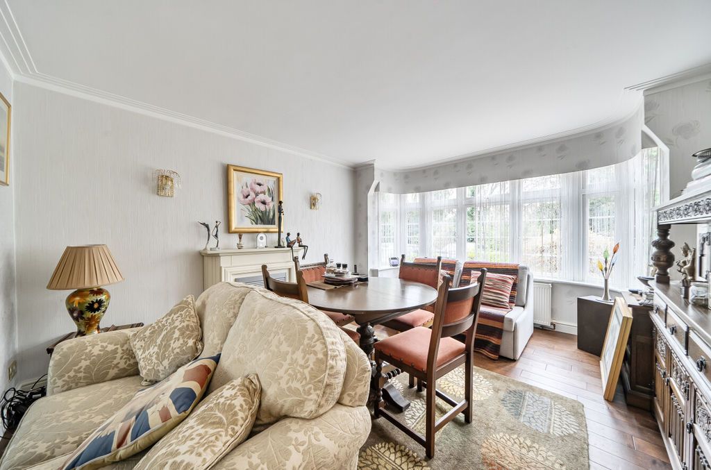 Property photo 3 of 17 Photo 18