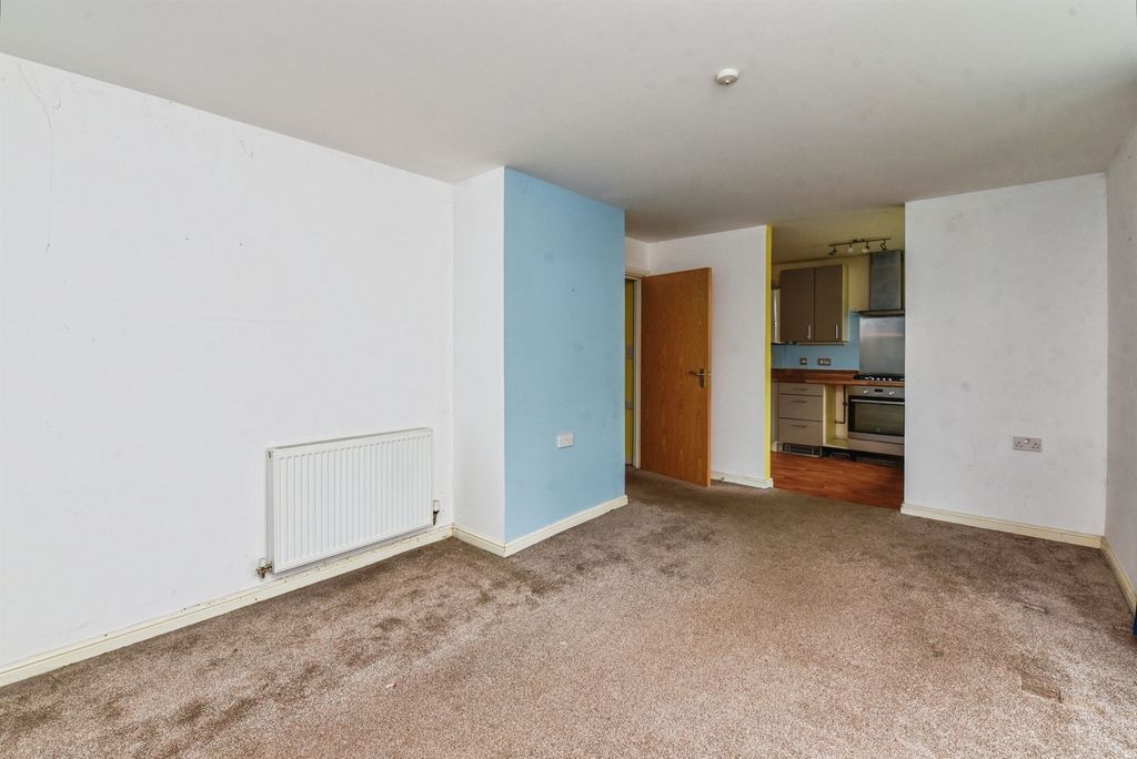 Additional image 8 of 2 bed flat for saleBennett Gardens, Frome BA11