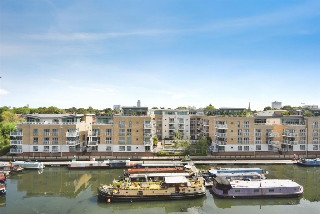 Additional image 5 of 3 bed flat for saleHalyard Court, Durham Wharf Drive, Brentford TW8