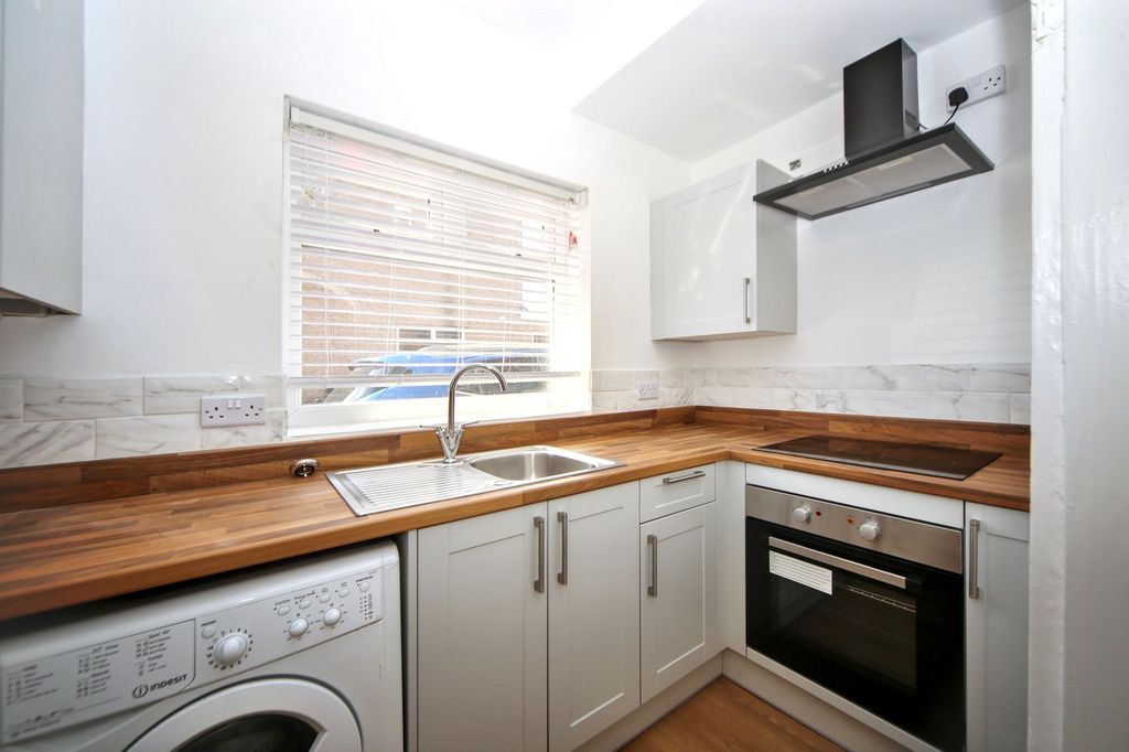 Property photo 3 of 14