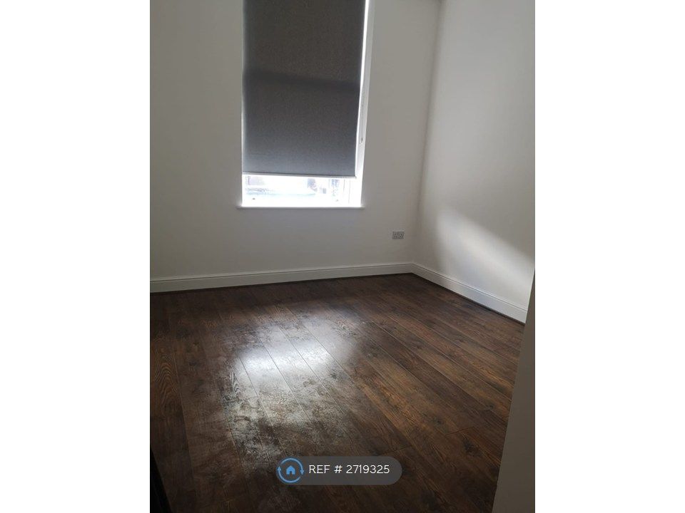 Property photo 2 of 11 Lounge 3