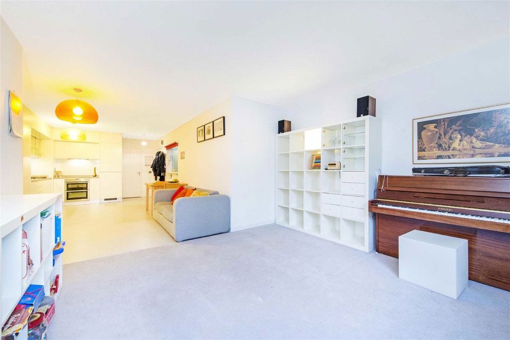 Property photo 3 of 10