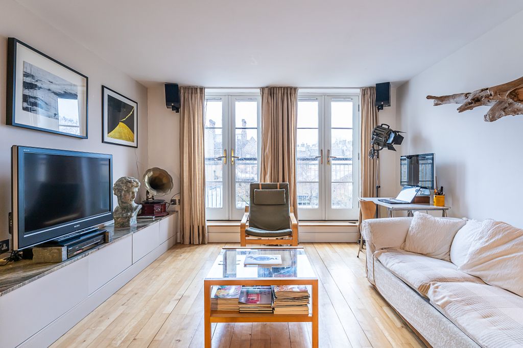 Property photo 3 of 19