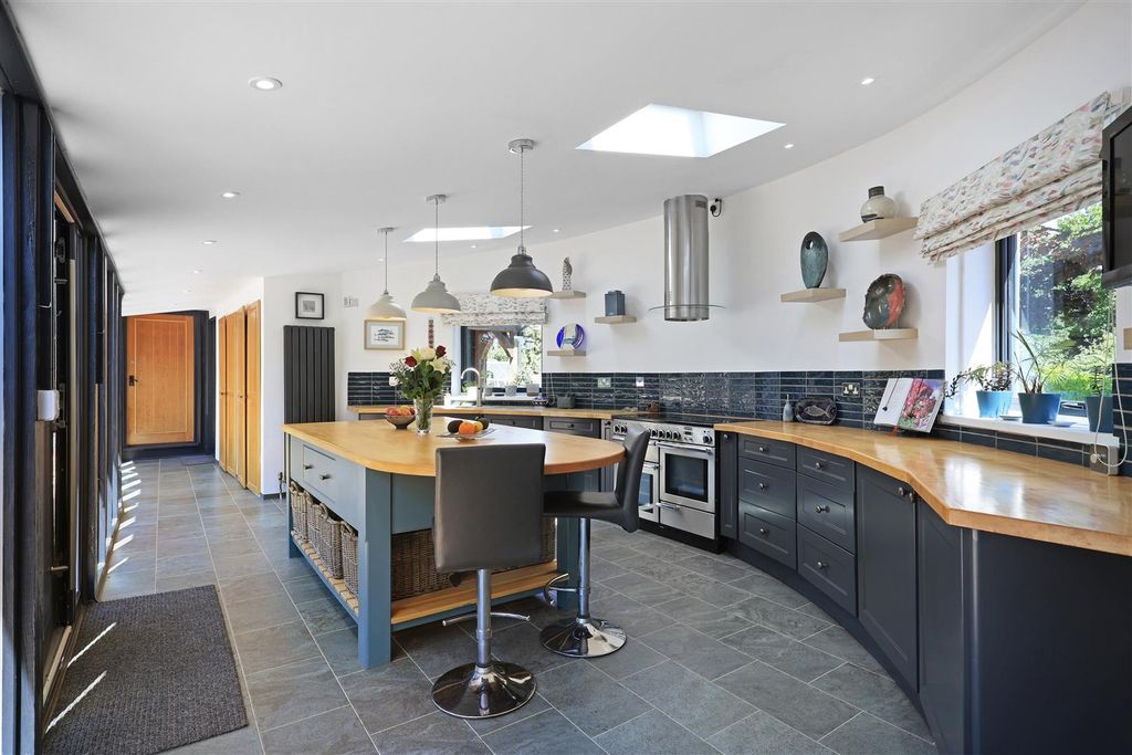 Property photo 2 of 42 Img (14).Jpg