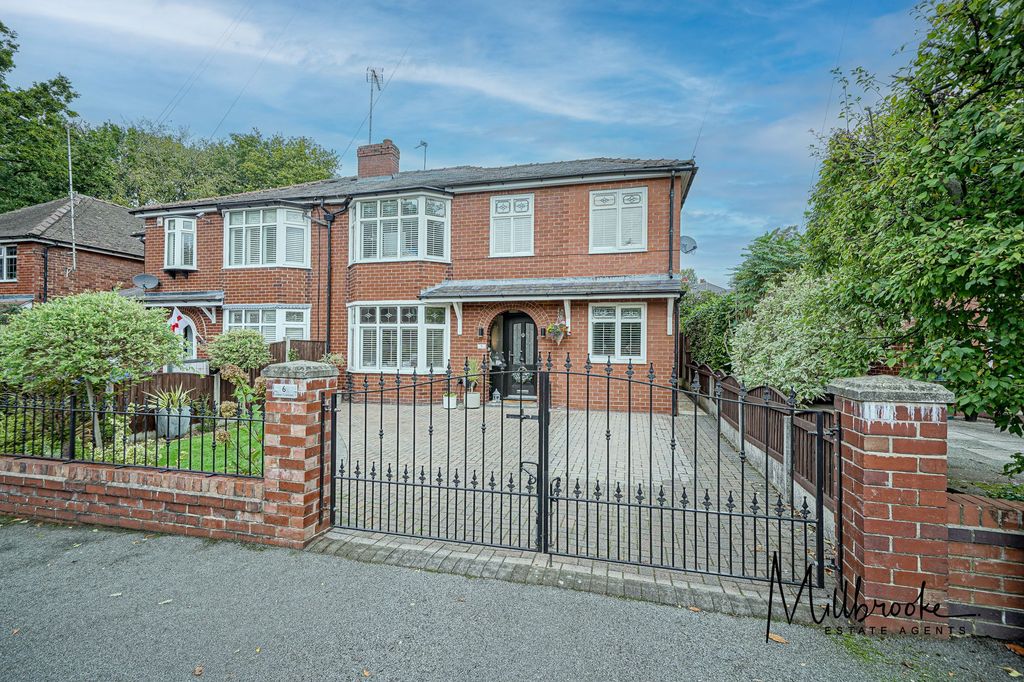 Property photo 1 of 43