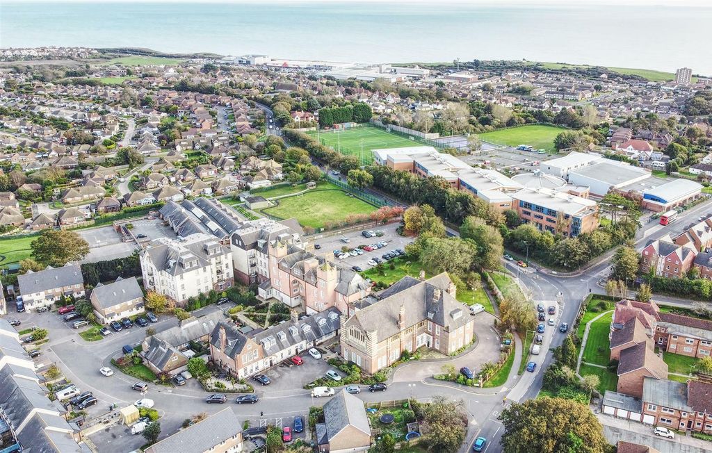 Property photo 1 of 23