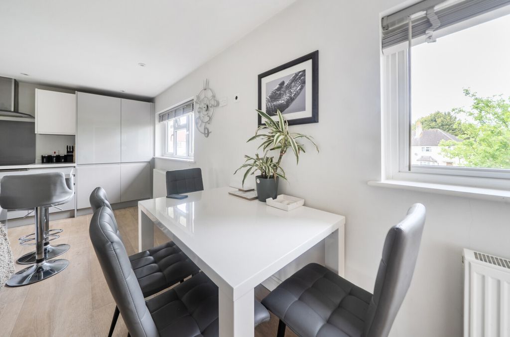 Property photo 3 of 10 Open Plan Living