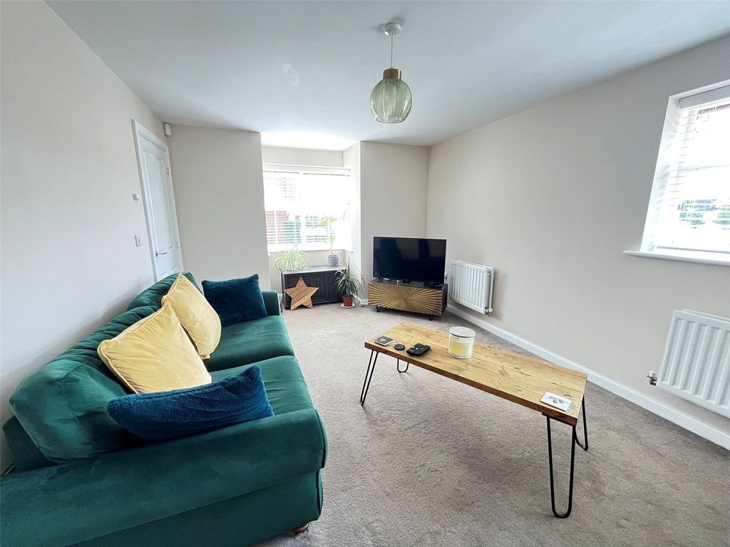 Property photo 3 of 21 Picture No. 31