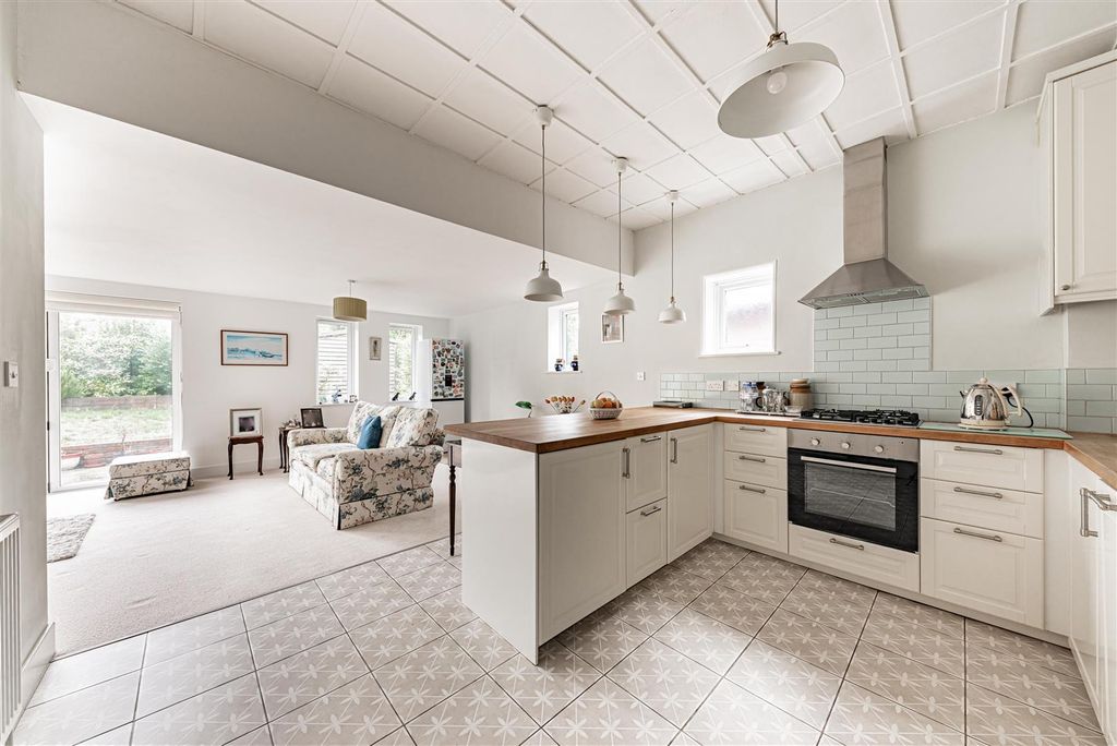 Property photo 3 of 16 L J Imaging-14.Jpg