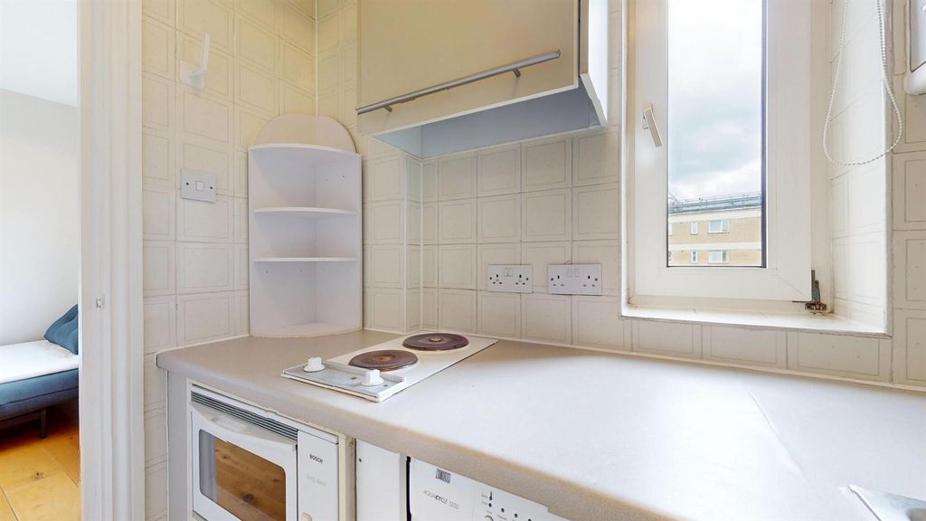 Property photo 3 of 11 685Aaa355E644E4A6E7Ed292_92950252E635105B25726929d