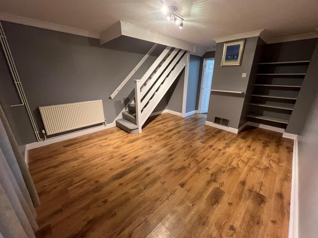 Property photo 3 of 7 Living Room