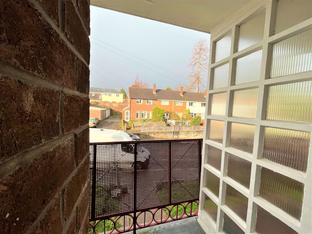 Property photo 3 of 10 Balcony