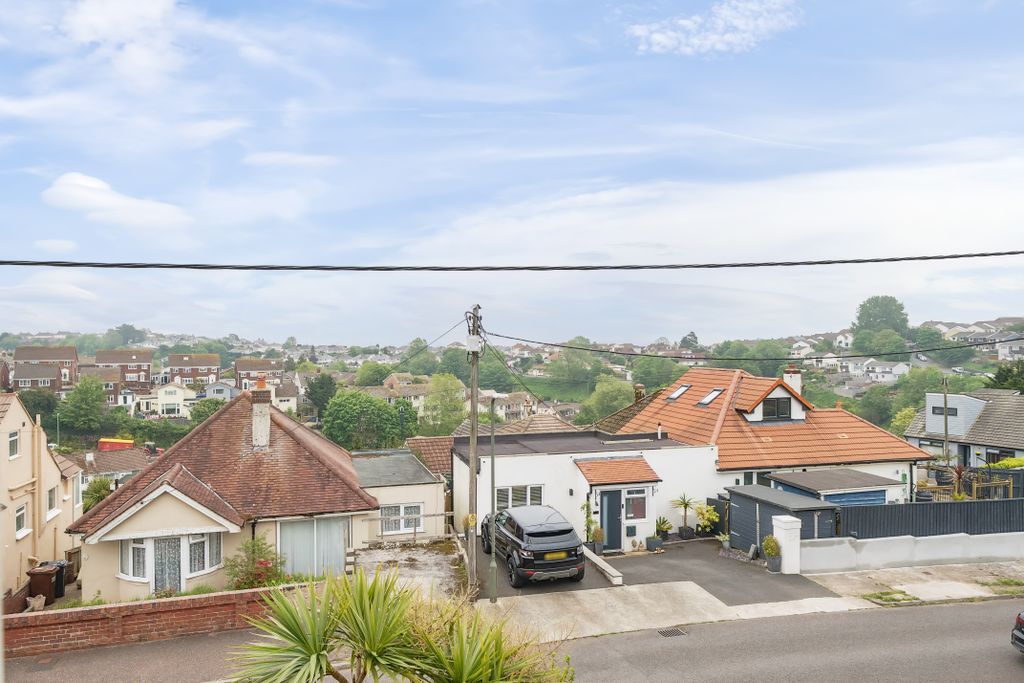 Property photo 1 of 17 18