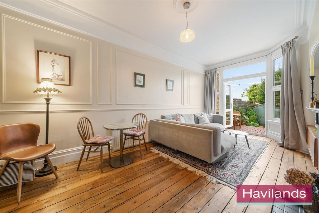 Property photo 3 of 12 Hoppers Road-10.Jpg