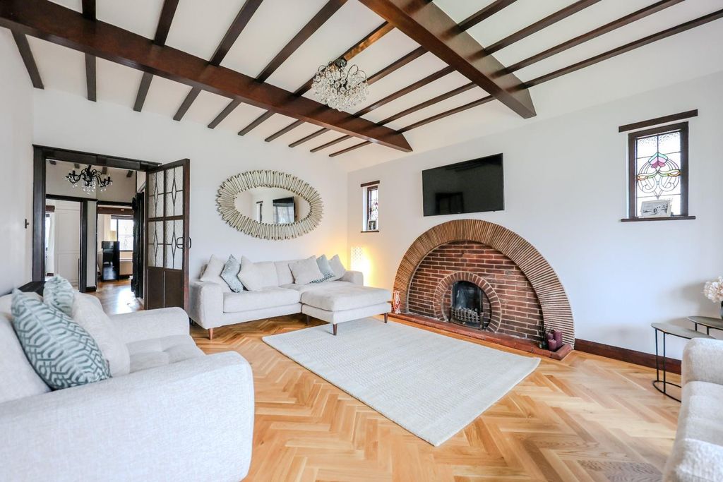 Property photo 2 of 34