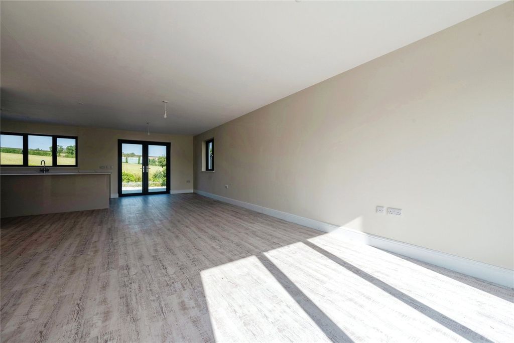 Property photo 3 of 18 Picture No. 08