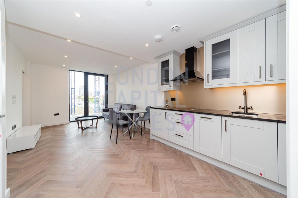Property photo 3 of 11 2Sep1809.Jpg