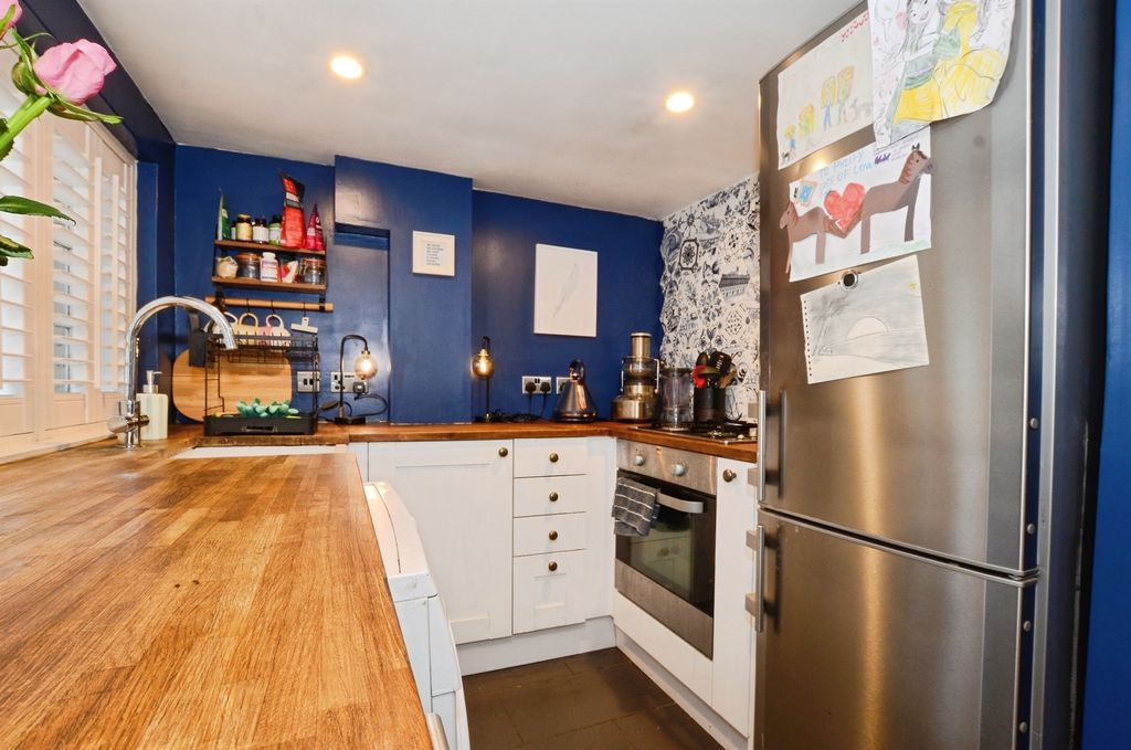 Property photo 3 of 16