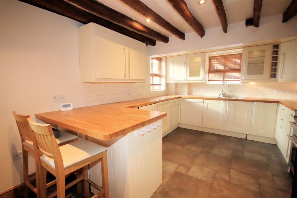 Property photo 3 of 33 Kitchen/Breakfast Room