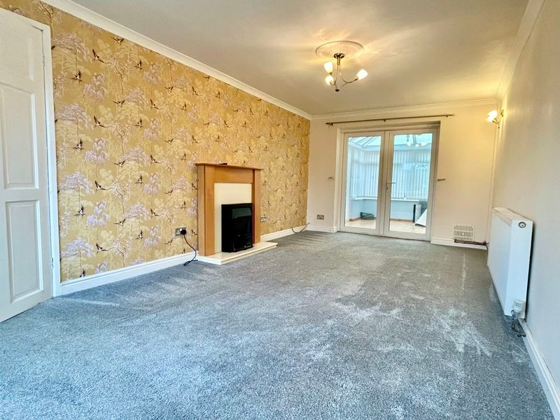 Property photo 2 of 14 Lounge