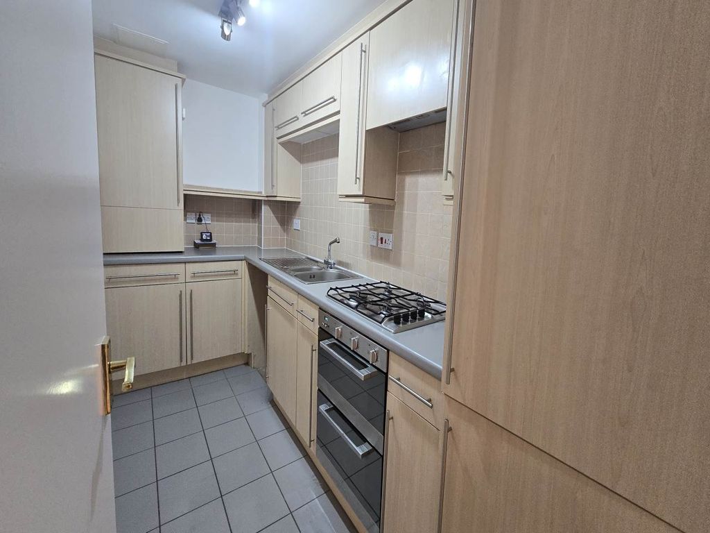 Property photo 3 of 12 Kitchen 2