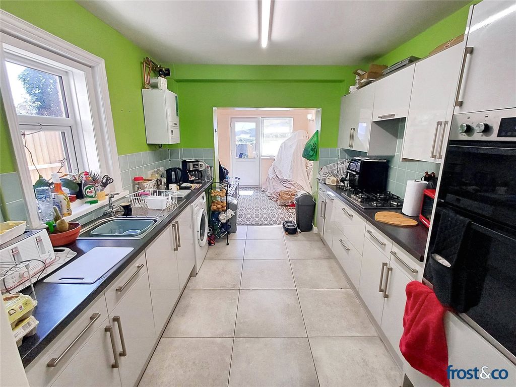 Property photo 3 of 14 Kitchen