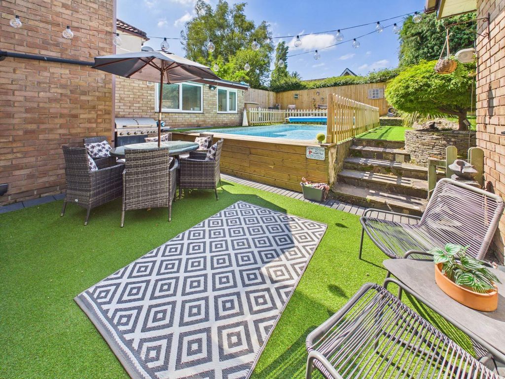 Property photo 2 of 27 Swimming Pool