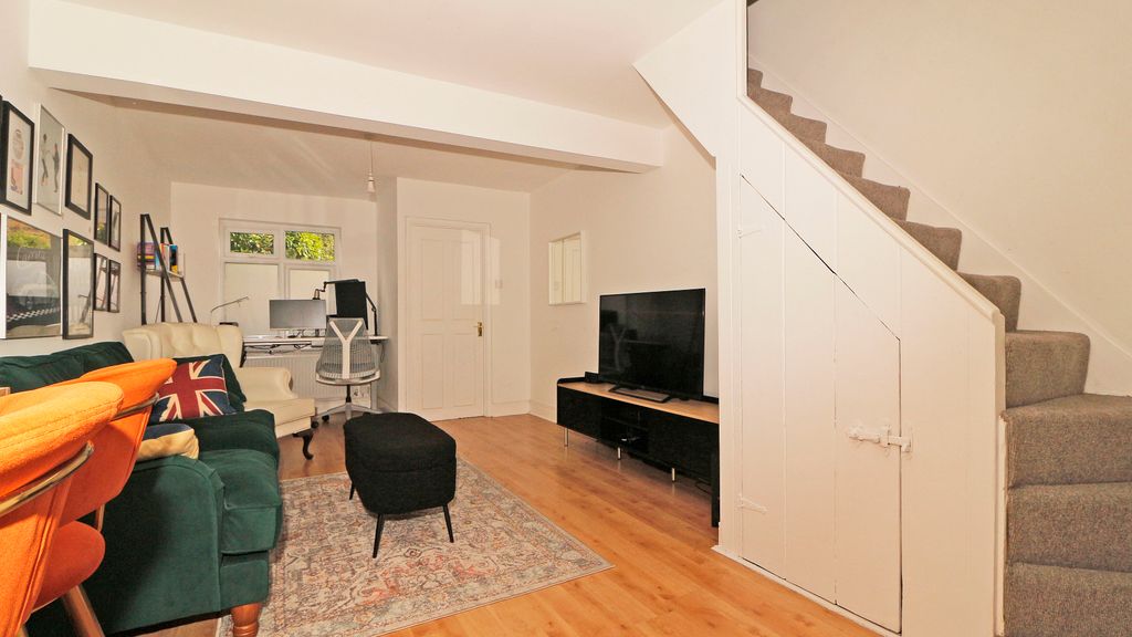 Property photo 3 of 11