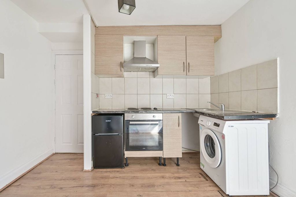 Property photo 3 of 5