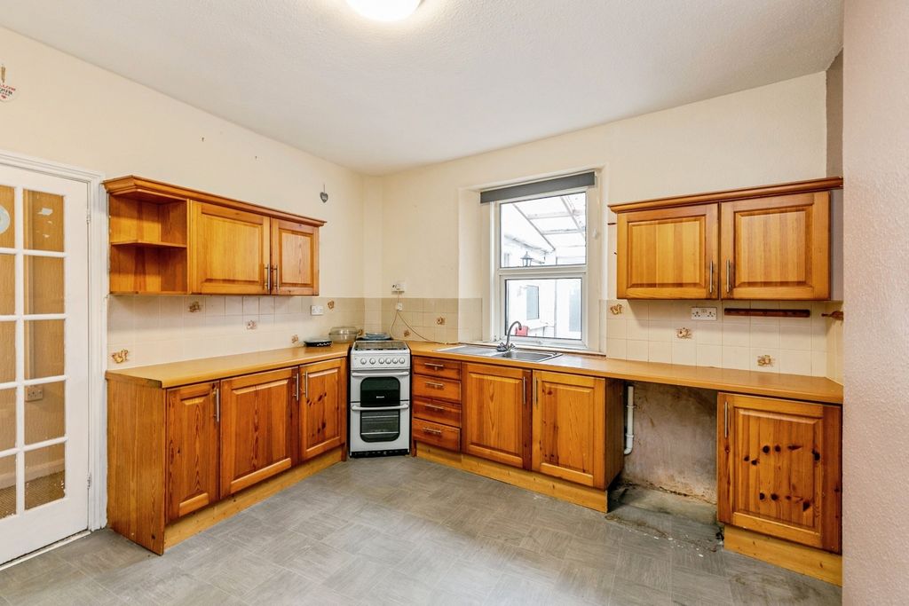 Property photo 3 of 15 Pbox-Img.Jpg